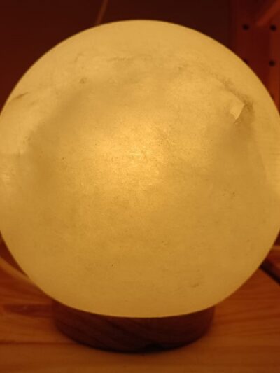 lampada-di-sale-himalaya-sfera-bianca-grande-bicibio-bioprofumeria