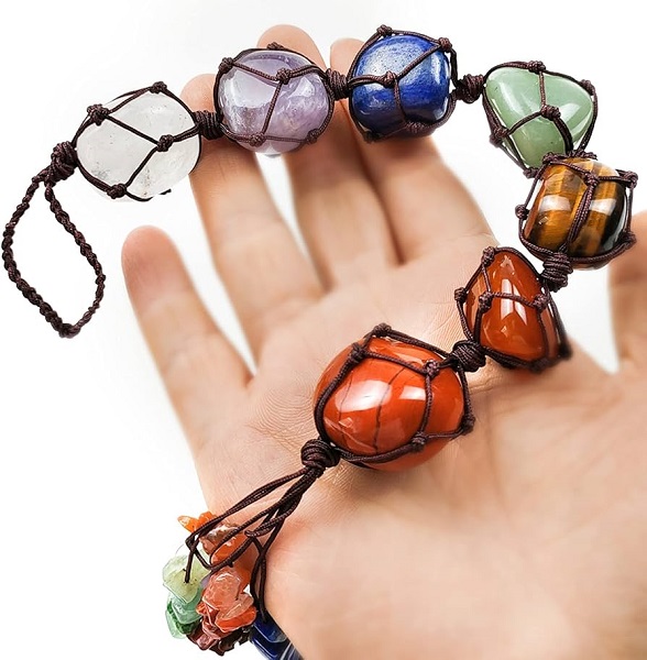 decorazione-da-appendere-chakra-pietre-burattate-2-bicibio-bioprofumeria