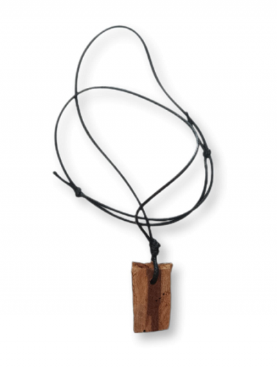 collana-porta-fortuna-in-palo-santo-bicibio-bioprofumeria