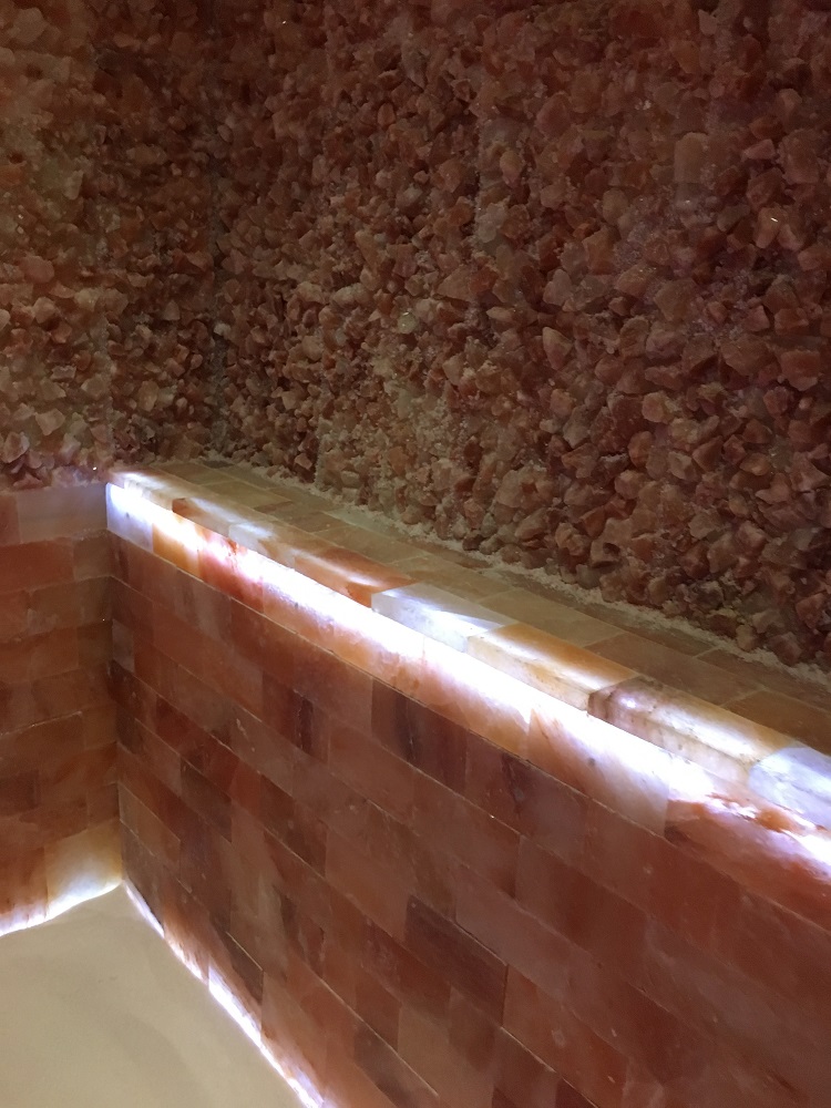 Combinare materiali per ambienti unici e armoniosi