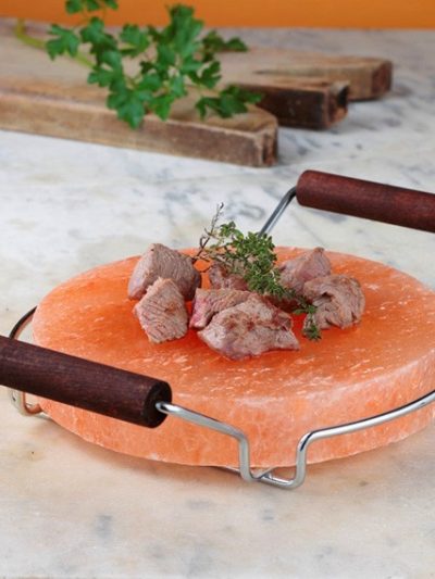 Piastra-di-Sale-himalayano-da-cottura-rotonda-con-supporto-01-bicibio-bioprofumeria