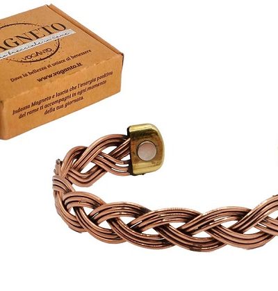 Dettaglio lavorazione treccia bracciale magnetico in rame naturale