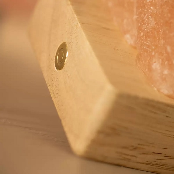 particolare illuminazione RGB multicolore lampada angelo sale himalayano