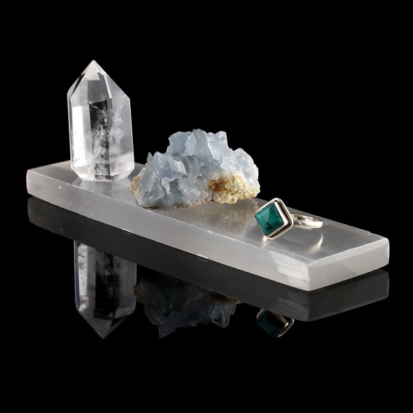 Selenite rettangolare bianca per ricaricare cristalli e gioielli energetici Palermo